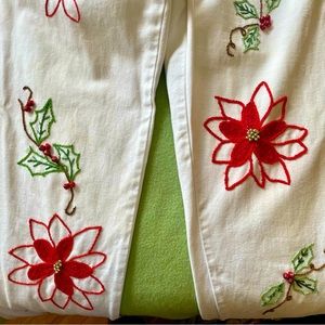 Rocky Mountain White Denim Bareback Jean Hand Embroidery Christmas Design 28 Wst